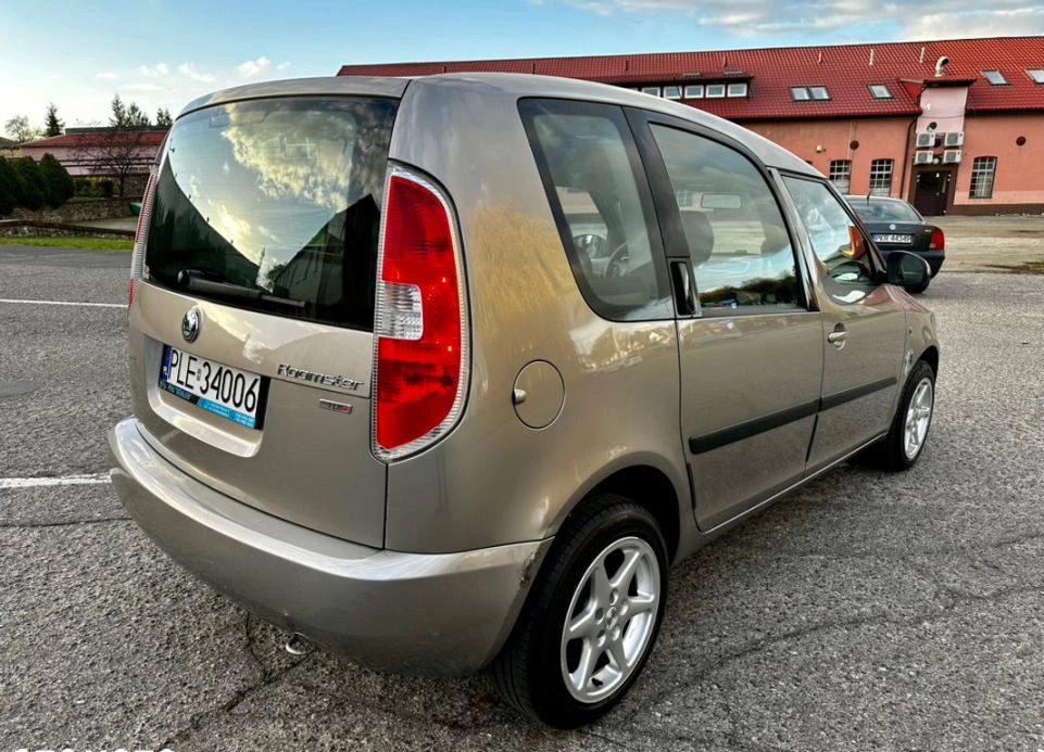 Skoda Roomster cena 13500 przebieg: 250000, rok produkcji 2007 z Ostrów Mazowiecka małe 121